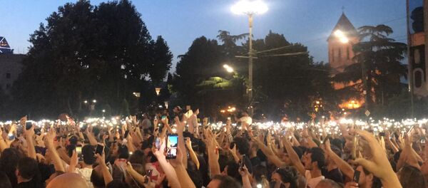 Массовый митинг в центре Тбилиси - видео новой акции протеста - Sputnik Латвия