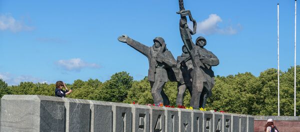 Памятник Освободителям Риги Памятник Освободителям Риги - Sputnik Латвия