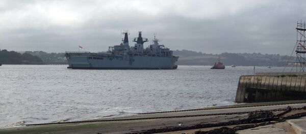 Корабль ВМС Великобраитании Альбион Корабль ВМС Великобраитании Альбион - Sputnik Latvija