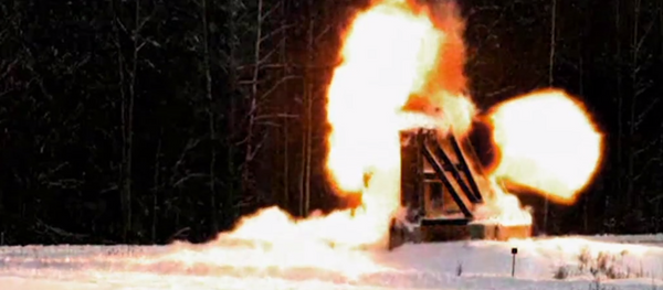 Убийца танков: опубликовано видео применения новой ракеты для Ми-28HM - Sputnik Latvija