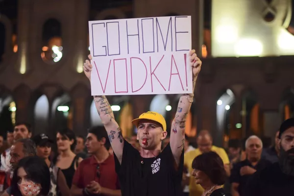 Gruzijas protestu lozungi un sejas Gruzijas protestu lozungi un sejas - Sputnik Latvija