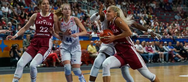 Первая игра Евробаскета между сборными Латвии и Великобритании - Sputnik Латвия