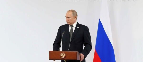Президент РФ Владимир Путин на пресс-конференции по итогам саммита Группы двадцати - Sputnik Latvija