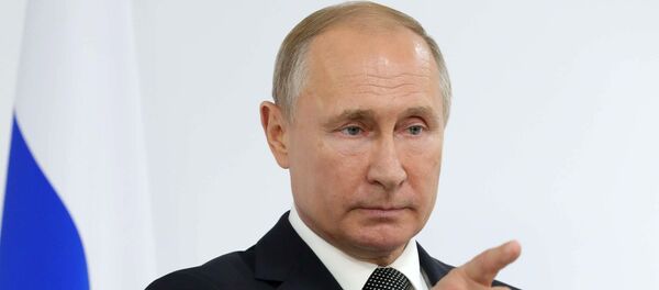Президент РФ Владимир Путин на пресс-конференции по итогам саммита Группы двадцати  Президент РФ Владимир Путин на пресс-конференции по итогам саммита Группы двадцати  - Sputnik Latvija
