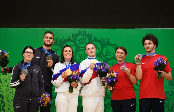 Вихрова в многоборье - шестнадцатая, Рашмане и Страутманис остались пятнадцатыми - Sputnik Латвия