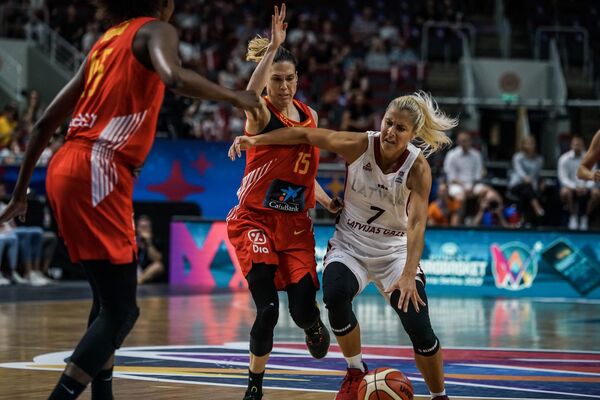 Евробаскет: Латвия дала бой Красной фурии Евробаскет: Латвия дала бой Красной фурии - Sputnik Латвия