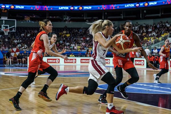 Евробаскет: Латвия дала бой Красной фурии Евробаскет: Латвия дала бой Красной фурии - Sputnik Латвия