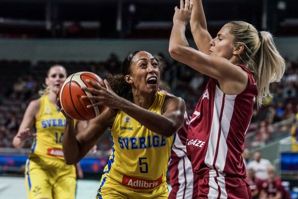 Евробаскет: шведская стенка оказалась для Латвии неприступной - Sputnik Латвия