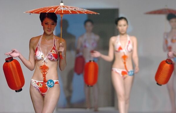 Участница конкурса Miss Bikini International China в Китае - Sputnik Латвия