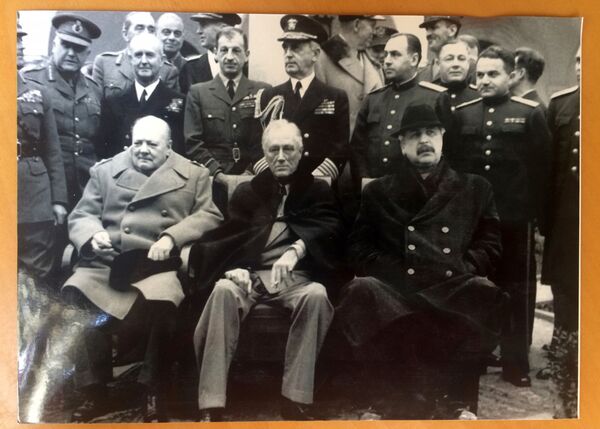 Тутти-фрутти: что нашлось в сундучке Аркадия Кариева - Sputnik Латвия