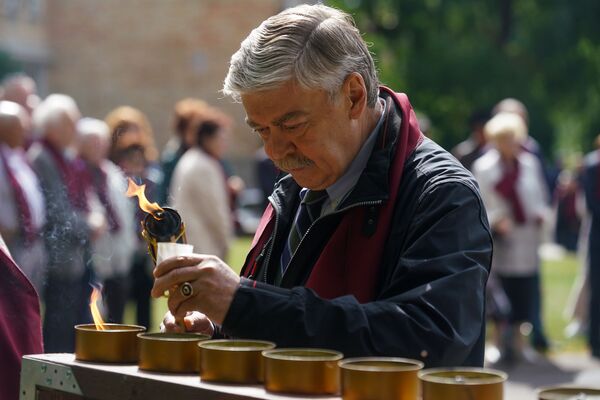 Шаги живых и память о Холокосте: страшное прошлое и лицемерие властей - Sputnik Латвия