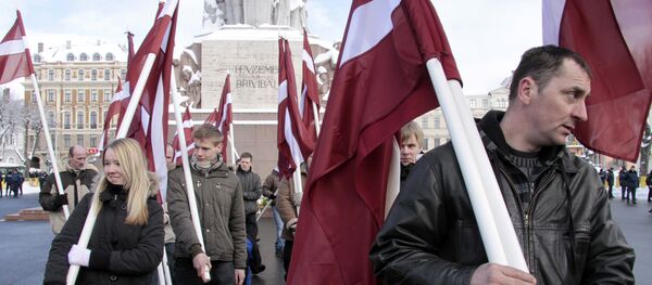 Шествие с флагами в Риге - Sputnik Латвия