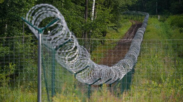 Забор на границе Латвии и России - Sputnik Latvija