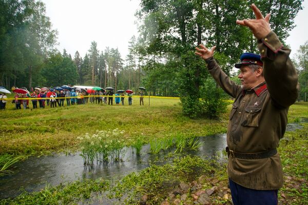Шестьдесят лет на Кургане дружбы: летопись победителей и партизанские костры - Sputnik Латвия