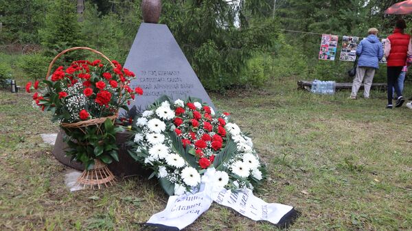 Памятник в честь семидесятилетия победы Советского Союза в Великой Отечественной войне - Sputnik Латвия