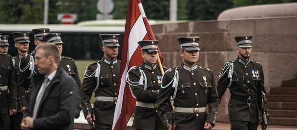 Рота почетного караула Штабного батальона Национальных вооруженных сил Латвии - Sputnik Латвия