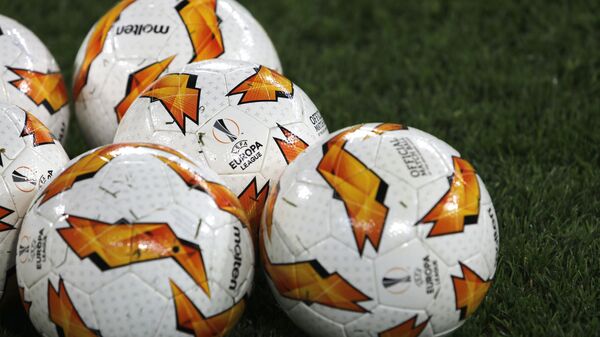 Мячи перед началом матча Лиги Европы УЕФА - Sputnik Латвия