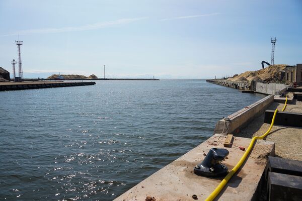 СПГ-терминал в Скулте - не альтернатива газу из России, а удавка на шее жителей Латвии - Sputnik Латвия