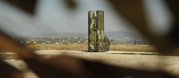 Зенитно-ракетный комплекс С-400, фото из архива Зенитно-ракетный комплекс С-400, фото из архива - Sputnik Latvija