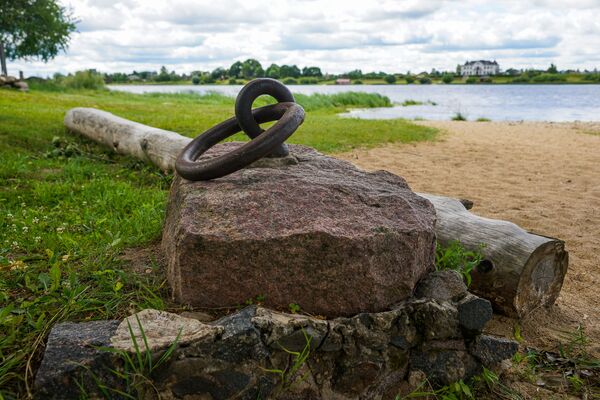 Нарушители будут расстреляны: островитяне у границы Риги порох держат сухим Нарушители будут расстреляны: островитяне у границы Риги порох держат сухим - Sputnik Латвия