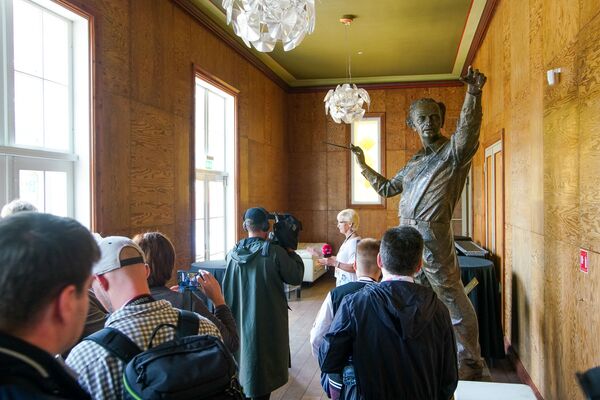 Без райдеров и без денег: почему звезды едут на фестиваль Лаймы Вайкуле в Юрмалу - Sputnik Латвия