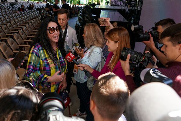 Алла Пугачева и Лайма Вайкуле в Юрмале: первый день фестиваля - Sputnik Латвия