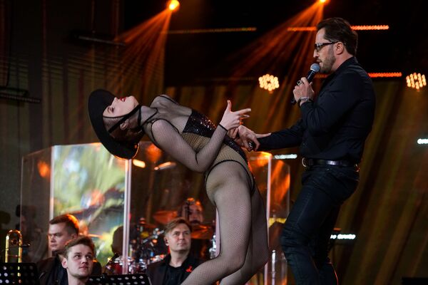 Алла Пугачева и Лайма Вайкуле в Юрмале: первый день фестиваля - Sputnik Латвия