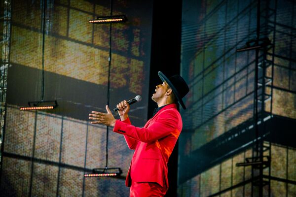 От фламинго до журавлей: как прошел второй день фестиваля Лаймы Вайкуле - Sputnik Латвия