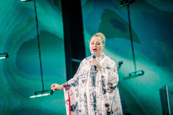 От фламинго до журавлей: как прошел второй день фестиваля Лаймы Вайкуле - Sputnik Латвия