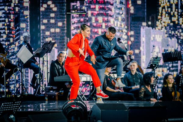 Королева шансона и классические хулиганы: третий день фестиваля Лаймы Вайкуле в Юрмале - Sputnik Латвия