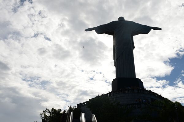 Статуя Христа-Искупителя на горе Корковаду в Рио-де-Жанейро, Бразилия. - Sputnik Латвия