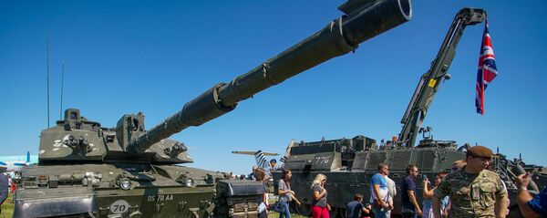 Британский основной танк Challenger - Sputnik Latvija