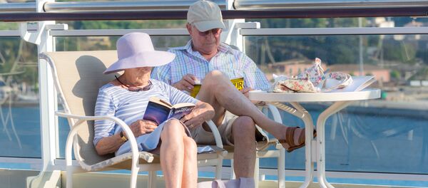 Пенсионеры на борту круизного лайнера - Sputnik Латвия