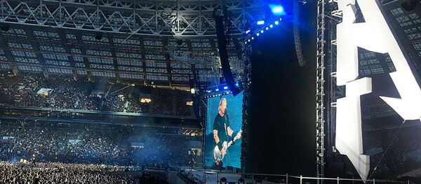 Metallica спела в Москве Группу крови на русском - видео Metallica спела в Москве Группу крови на русском - видео - Sputnik Латвия