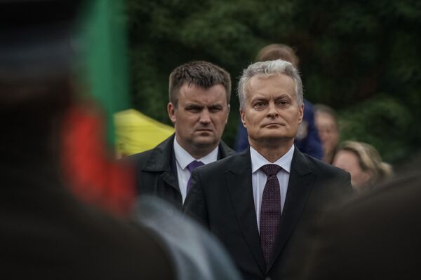 Науседа президенту Латвии: между нами есть конкуренция, но мы братья Науседа президенту Латвии: между нами есть конкуренция, но мы братья - Sputnik Латвия