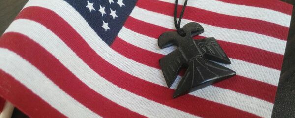 Двуглавый орел на флаге США Двуглавый орел на флаге США - Sputnik Latvija