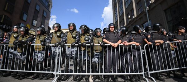 Несанкционированная акция в поддержку кандидатов в депутаты Мосгордумы Несанкционированная акция в поддержку кандидатов в депутаты Мосгордумы - Sputnik Latvija