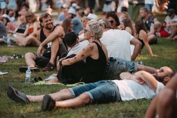 Лето без фестивалей? Какая судьба ждет главные мероприятия этого сезона Лето без фестивалей? Какая судьба ждет главные мероприятия этого сезона - Sputnik Латвия