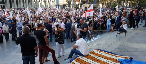 Акция Альянса патриотов Грузии у здания парламента. Акция Альянса патриотов Грузии у здания парламента. - Sputnik Latvija