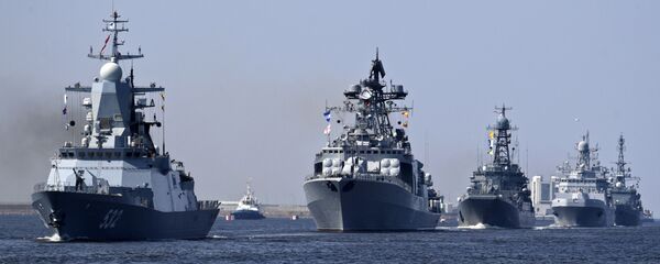 Корабли ВМФ России в кильватерном строю - Sputnik Латвия