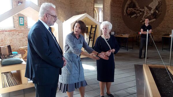 Как президент Латвии за счастьем ходил - Sputnik Латвия