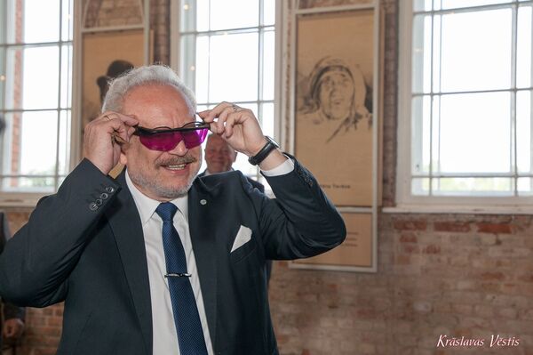 Как президент Латвии за счастьем ходил - Sputnik Латвия