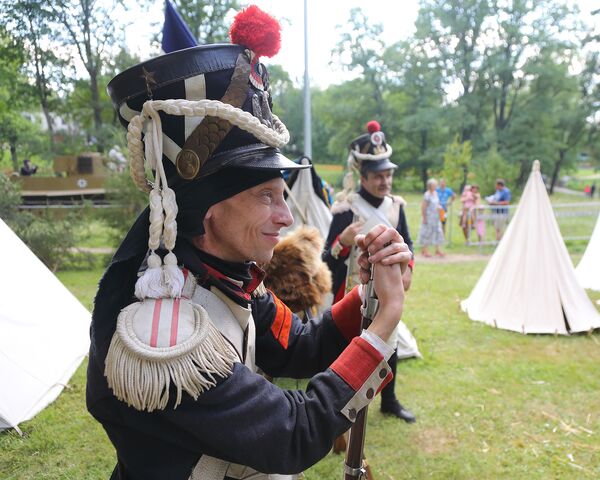 Байкер, реконструктор, художник: миллион хобби рижанки Аллы Клавсуц - Sputnik Латвия