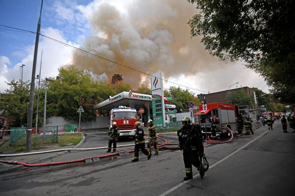 Большой пожар в Москве: пять тысяч квадратных метров пламени - Sputnik Латвия