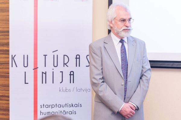 Код Слова о полку Игореве увлекательнее Кода да Винчи - Sputnik Латвия