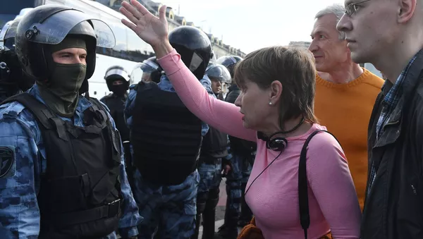 Несанкционированная акция в поддержку незарегистрированных кандидатов в Мосгордуму - Sputnik Latvija