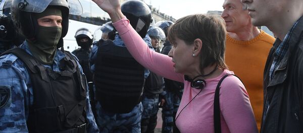 Несанкционированная акция в поддержку незарегистрированных кандидатов в Мосгордуму Несанкционированная акция в поддержку незарегистрированных кандидатов в Мосгордуму - Sputnik Latvija