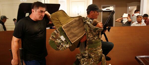 Экс-президент Киргизии Атамбаев сдался силовикам - Sputnik Латвия