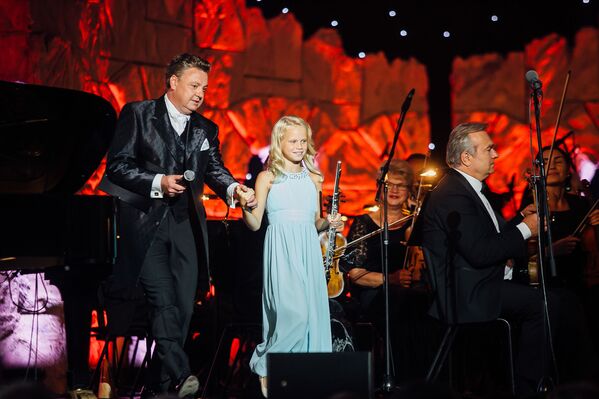На фестивале выступили не только признанные звезды, но и молодые дарования - Sputnik Латвия