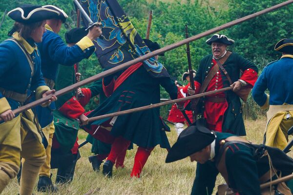 Без гитары на войну не хожу: история боевых действий и душевных песен барда из Риги - Sputnik Латвия